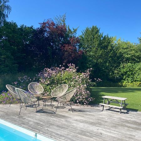 Les Glycines Bed and Breakfast Croix Exteriör bild