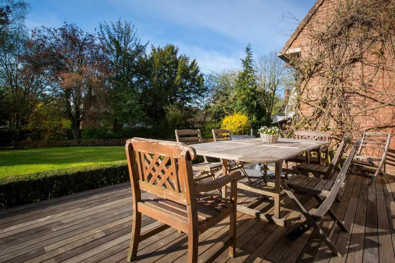Les Glycines Bed and Breakfast Croix Exteriör bild