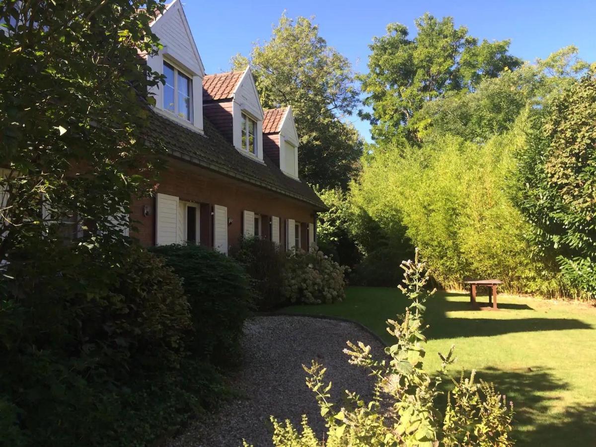 Les Glycines Bed and Breakfast Croix Exteriör bild