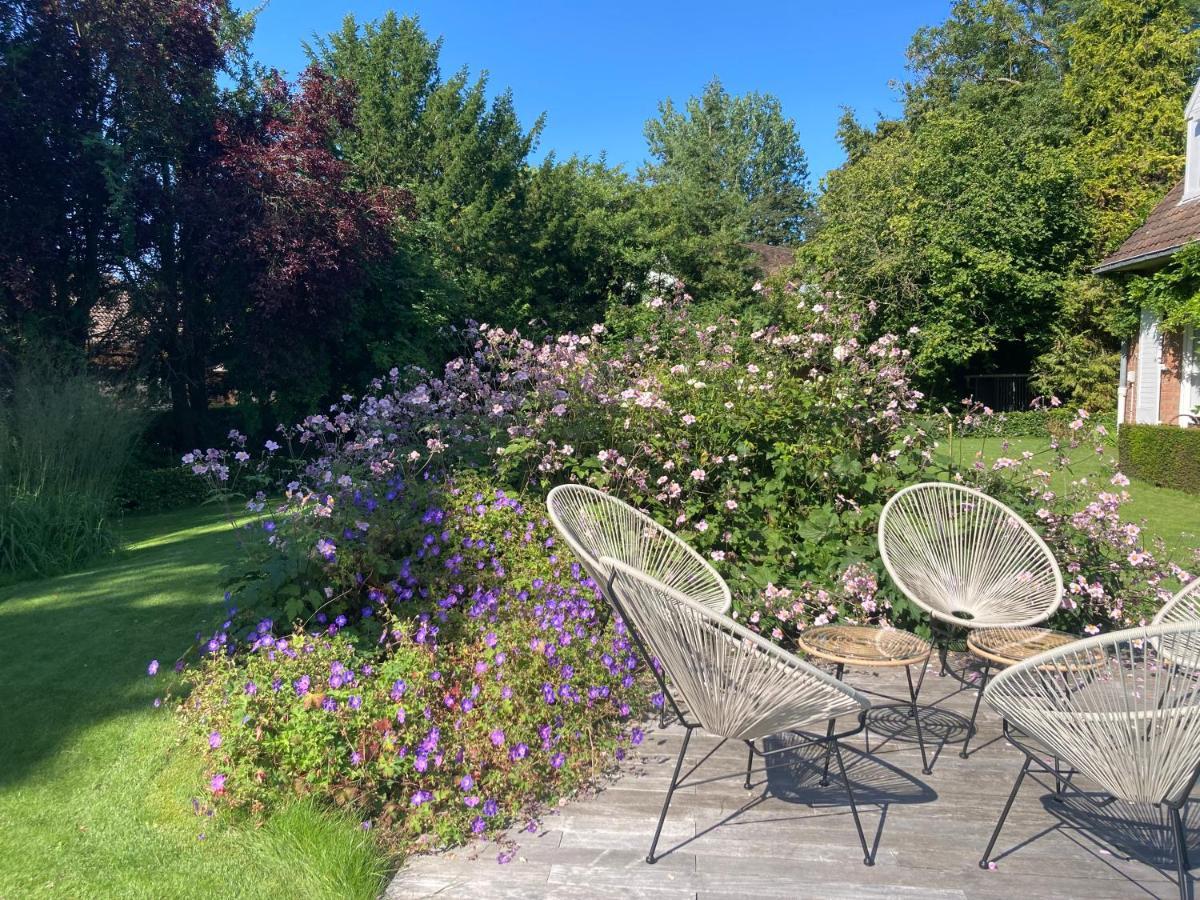 Les Glycines Bed and Breakfast Croix Exteriör bild